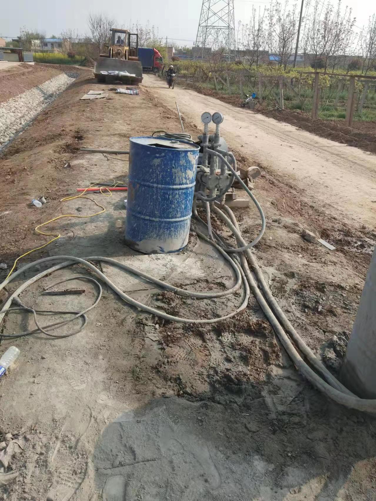 苏尼特左顶管注浆