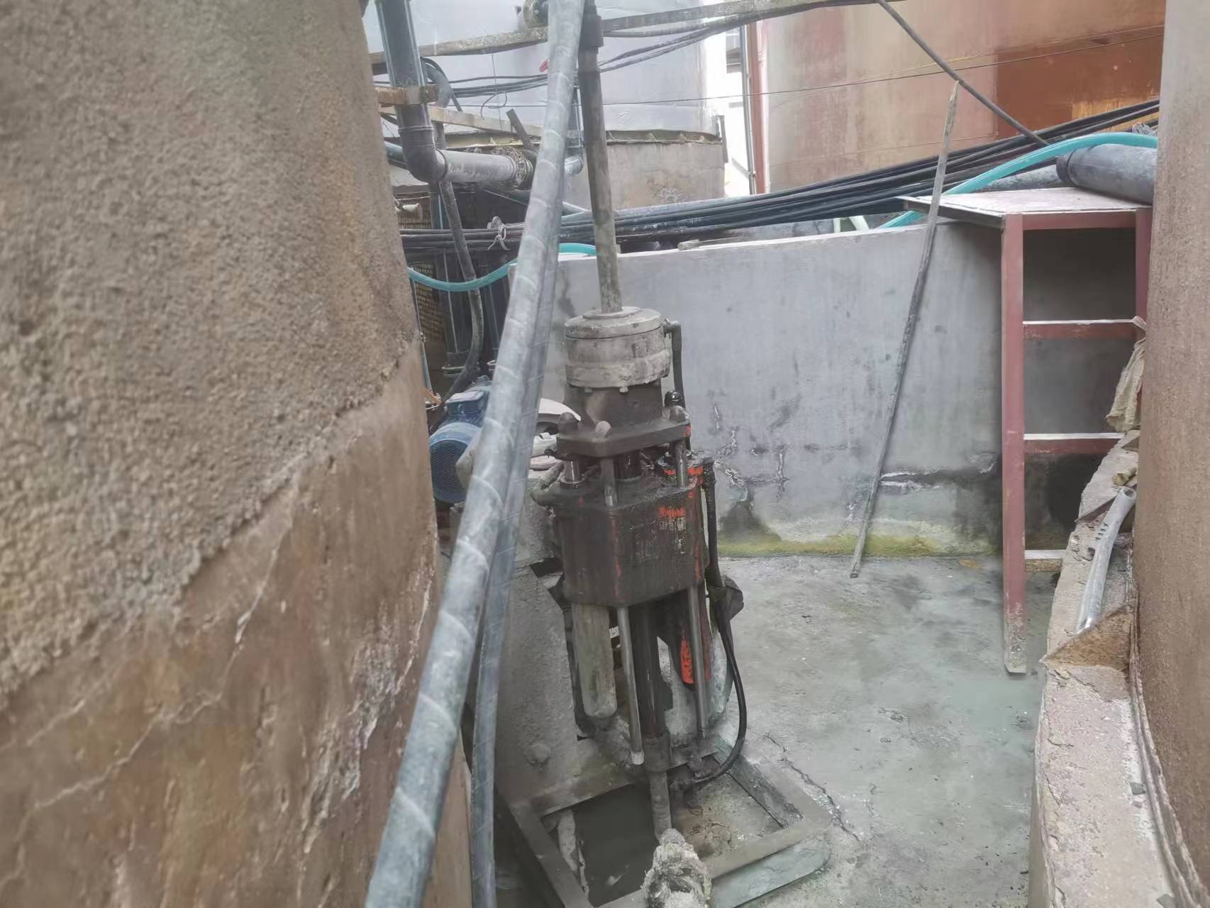 苏尼特左房屋下沉注浆